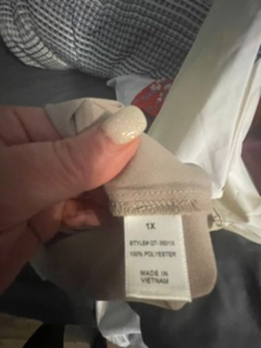 Great lightweight Cream/Taupe ZENANA Outfitters shirt in 1x. (22) - Picture 11 of 12